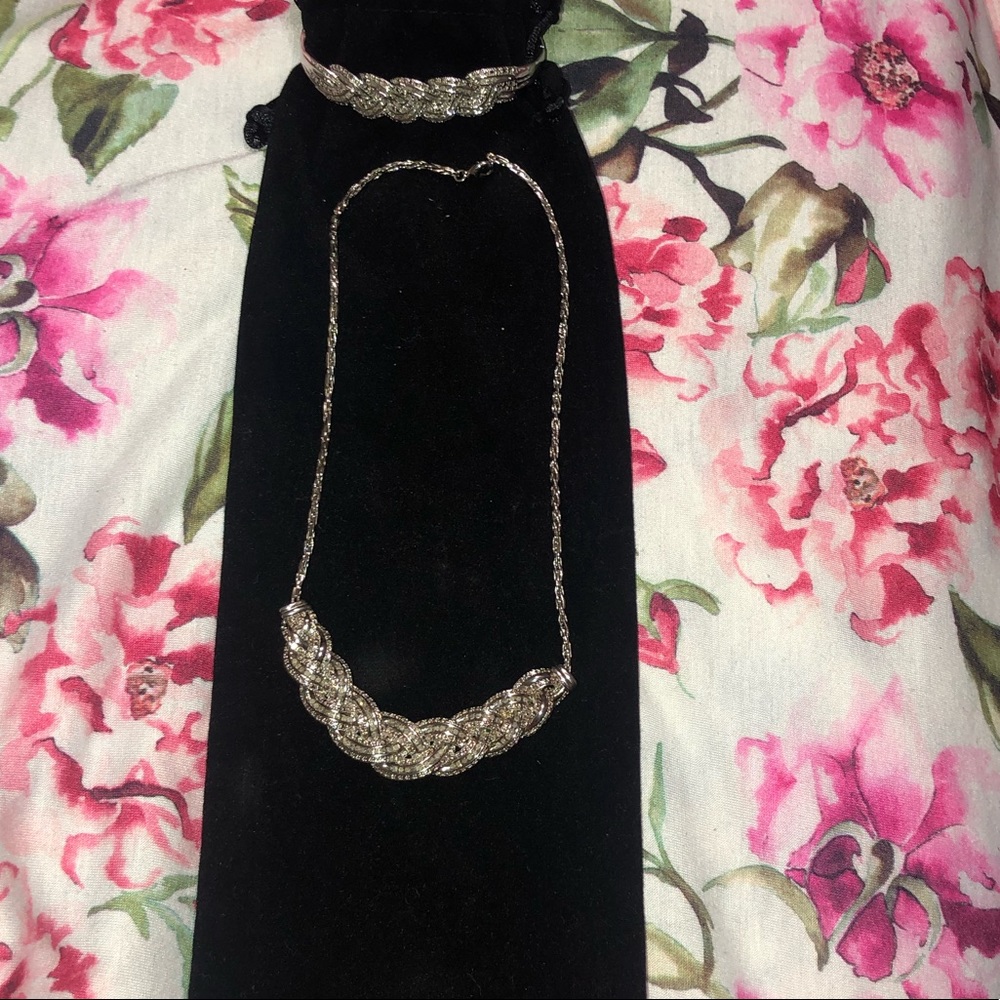 2 piece set necklace and bracelet